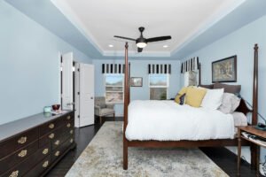 Wasserwaage auf einem Bettgestell